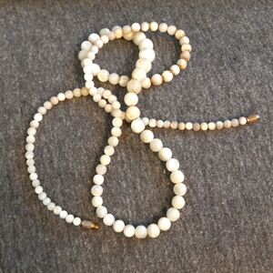 Vintage mother of pearls 26inch neclace